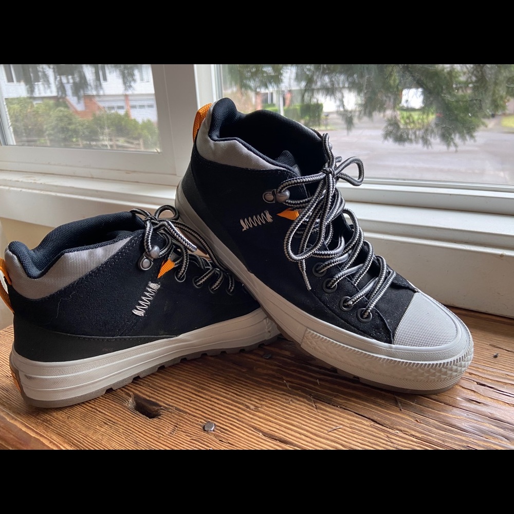 Men’s waterproof converse size 7.5